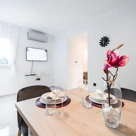 Wish Apartments Zrnovo Exterior foto